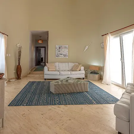 Playa Laguna 155 4 Bedroom Villa